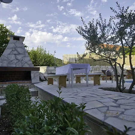 Nada Casa de Férias Neum